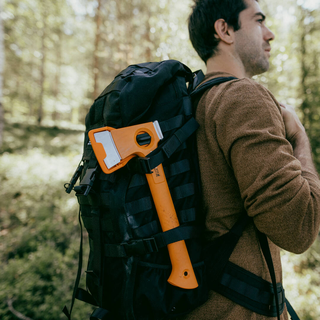 Toporek turystyczny Fiskars X13 – bushcraft i camping